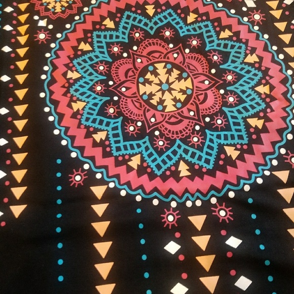 Tribal Print Muscle Tee Tank - Picture 5 of 6